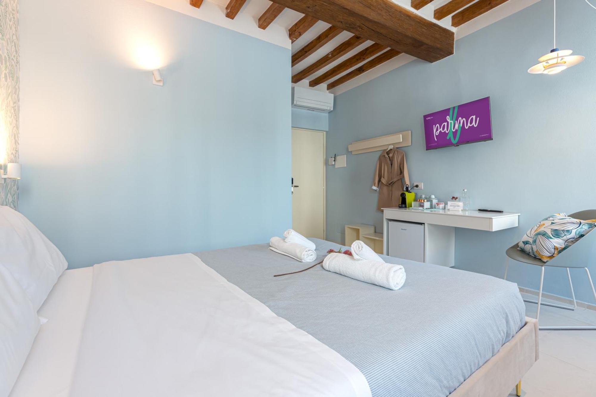 Glam Parma Hotel ภายนอก รูปภาพ
