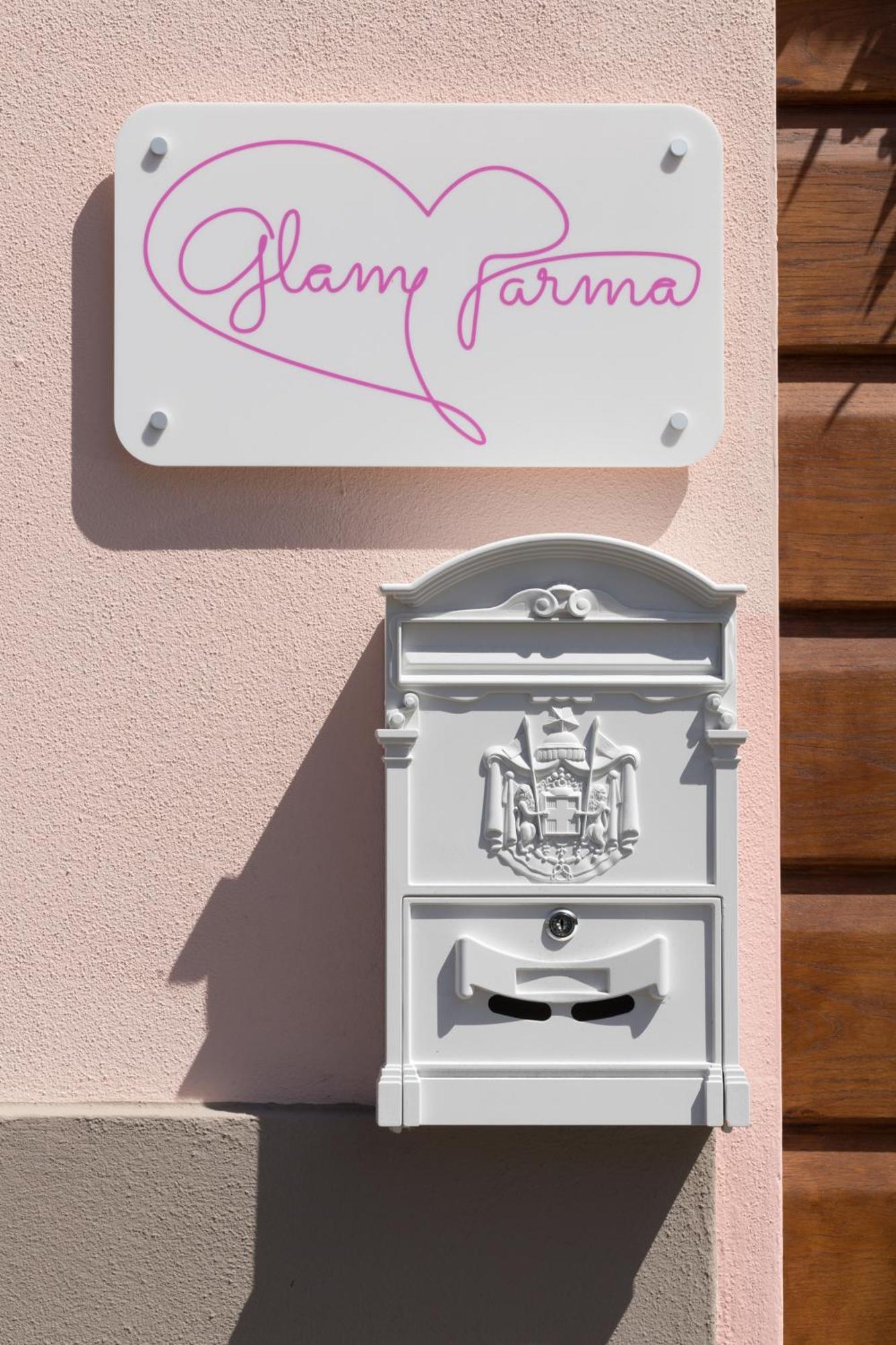 Glam Parma Hotel ภายนอก รูปภาพ